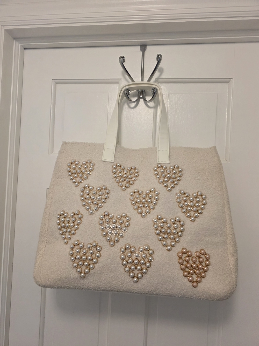 BTB Los Angeles Cream Heart-Pearl Large Tote Bag, Plush Sherpa Material